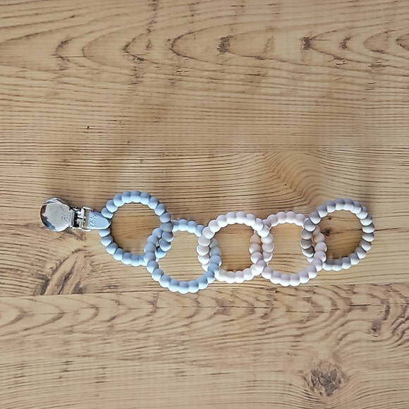 Ryan & Rose Cutie Clinks Baby Teether and Clip - Picture 3 of 5